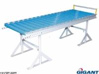Conveyor with plastic rollers