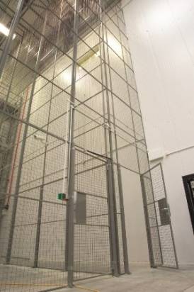 Caelum single hinged door